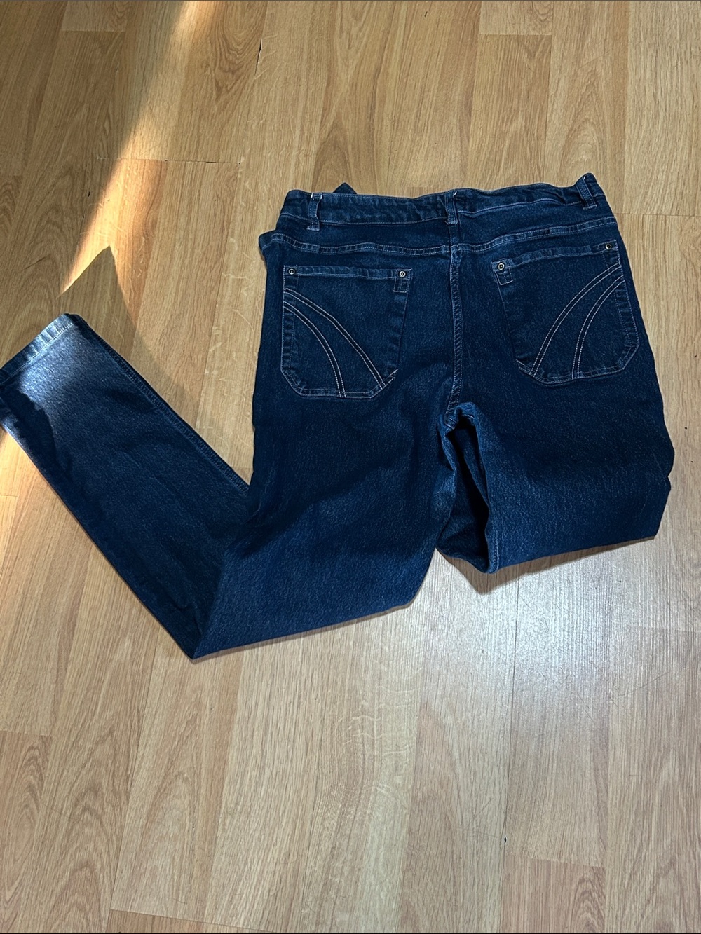 Women's Straight Leg Dark Blue Jeans - High- Rise Comfort Size 16 Regular